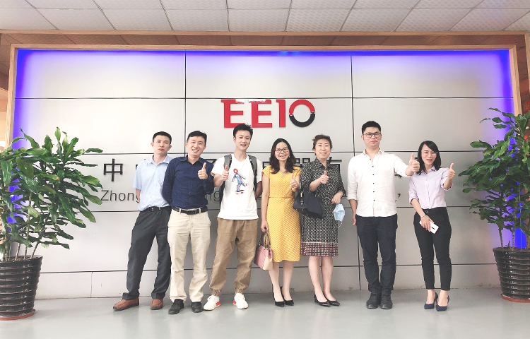 深圳趙總及她的伙伴們來訪圣元電器學(xué)習(xí)交流。