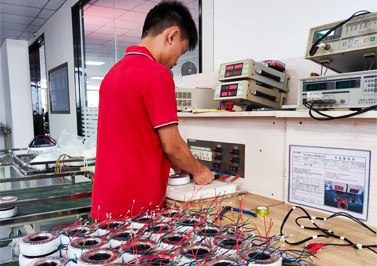 桌面電源變壓器進(jìn)行功率檢測